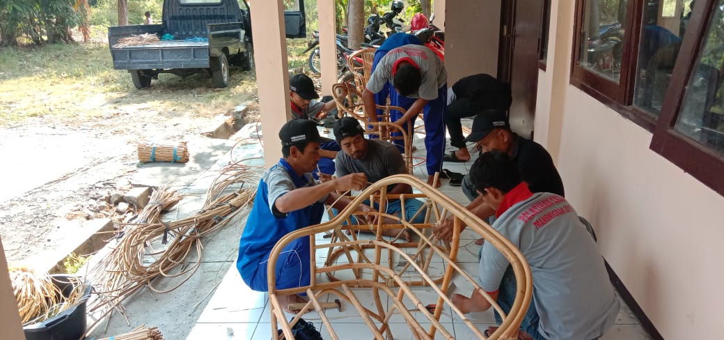 Paska Pembuatan Kursi